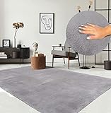 the carpet Relax Moderner Flauschiger Kurzflor Teppich, Anti-Rutsch Unterseite, Waschbar bis 30 Grad, Super Soft, Felloptik, Grau, 80 x 150