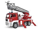 bruder 02771 - Man TGA Feuerwehr mit Drehleiter, Wasserpumpe & Light & Sound Modul - 1:16 Einsatzfahrzeug Feuerwehr-Auto Notruf Löschfahrzeug Spielzeug