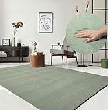 the carpet Relax Moderner Flauschiger Kurzflor Teppich, Anti-Rutsch Unterseite, Waschbar bis 30 Grad, Super Soft, Felloptik, Grün, 80 x 150