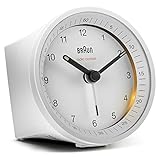 Klassischer analoger Funkwecker von Braun für die Mitteleuropäische Zeitzone (MEZ/GMT+1) mit Schlummerfunktion und Beleuchtung, ruhigem Uhrwerk, Crescendo-Alarm in Weiß, Modell BC07W-DCF