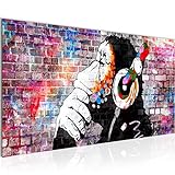 Runa Art Wandbild Banksy Affe mit Kopfhörer 1 Teilig Modern Bild auf Vlies Leinwand Street Art Graffiti Loft Wohnzimmer Bunt 042512